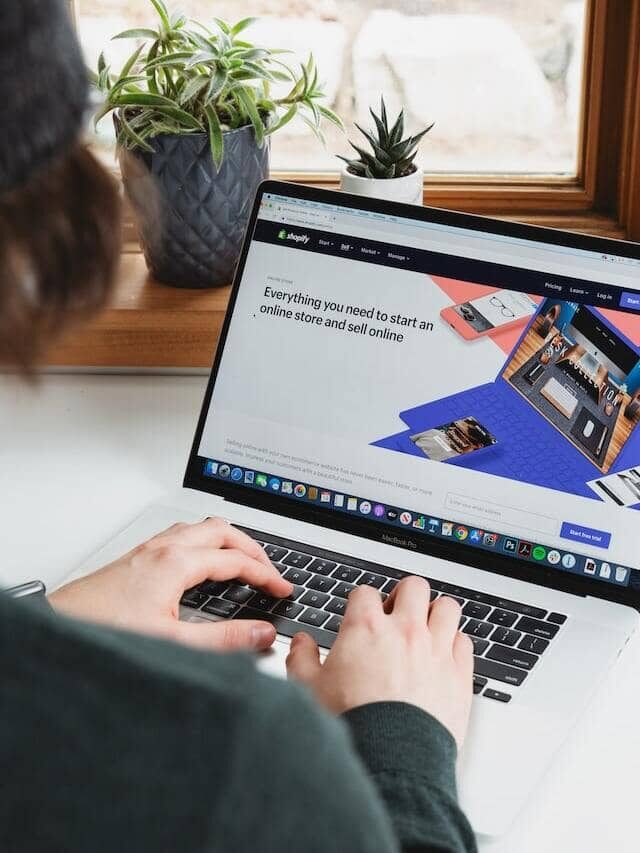 The Best Ecommerce Website Builder For Small Businesses